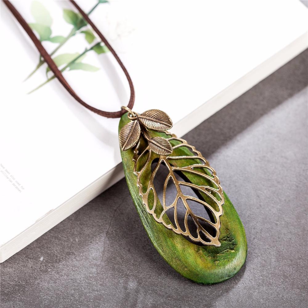 Buddha Trends Green Geometric Leaf Wooden Pendant Necklace